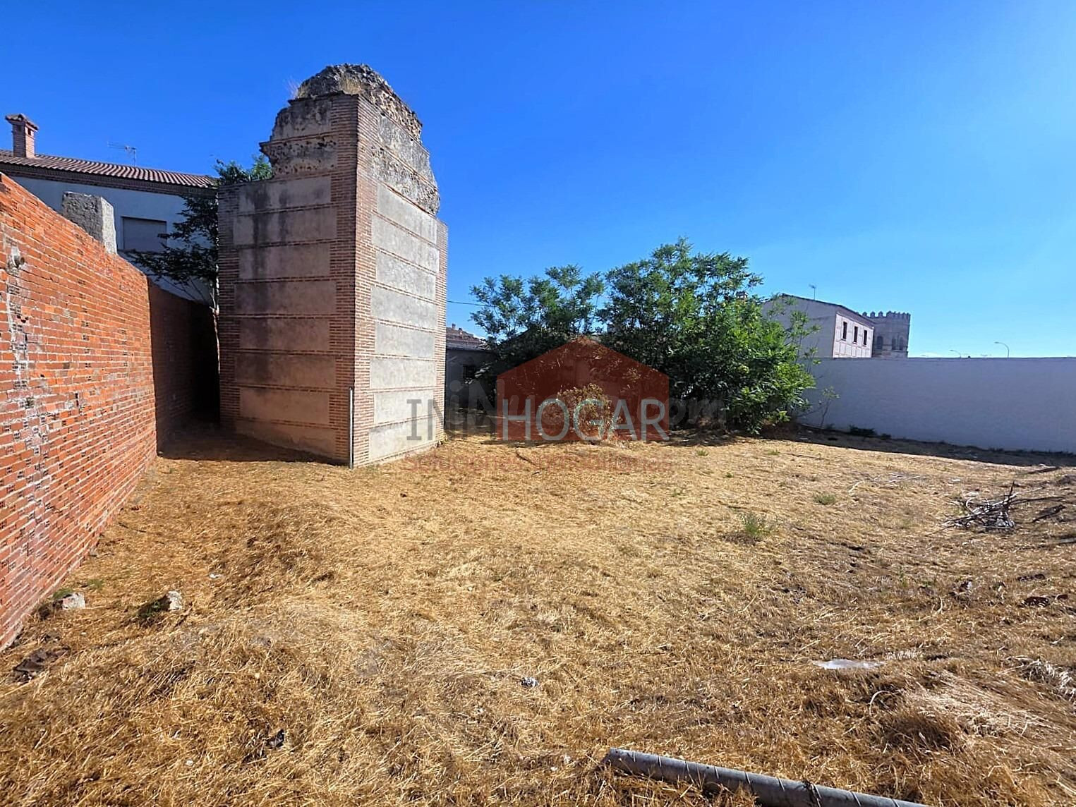 Casa de pueblo para reformar íntegramente en Madrigal de las - foto 4