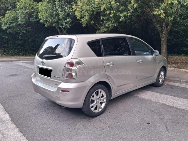Toyota COROLLA VERSO 2.2 D4D 136 CV 7 PLAZAS - foto 4
