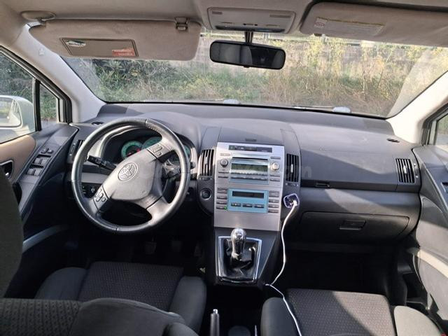 Toyota COROLLA VERSO 2.2 D4D 136 CV 7 PLAZAS - foto 5