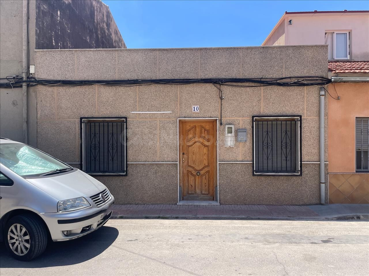OPORTUNIDAD VENTA CASA EN JUMILLA  ( OKUPADO )