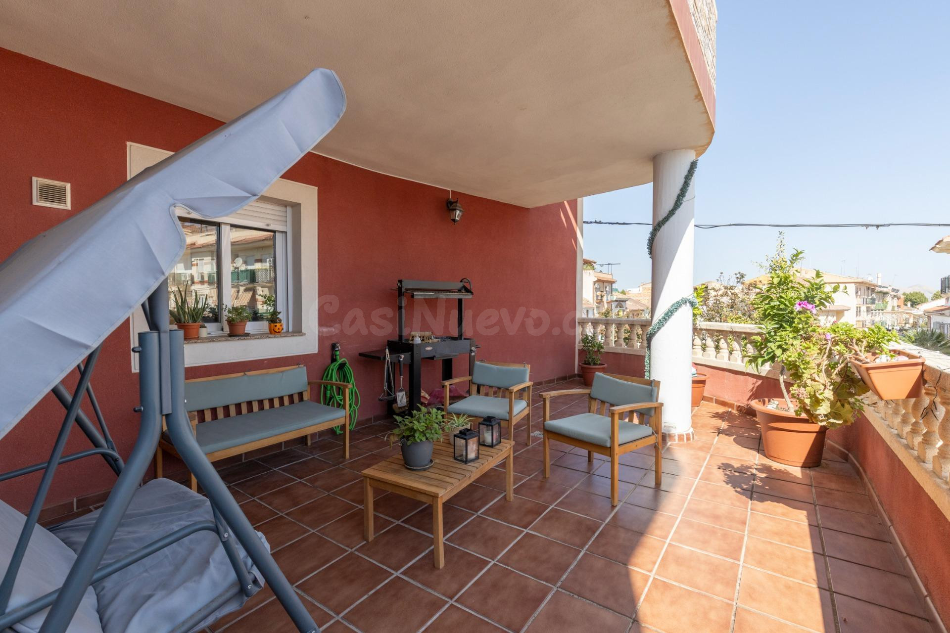 PISO CON TERRAZA DE 31 m2 Y COCHERA EN EL CENTRO DE HIJAR