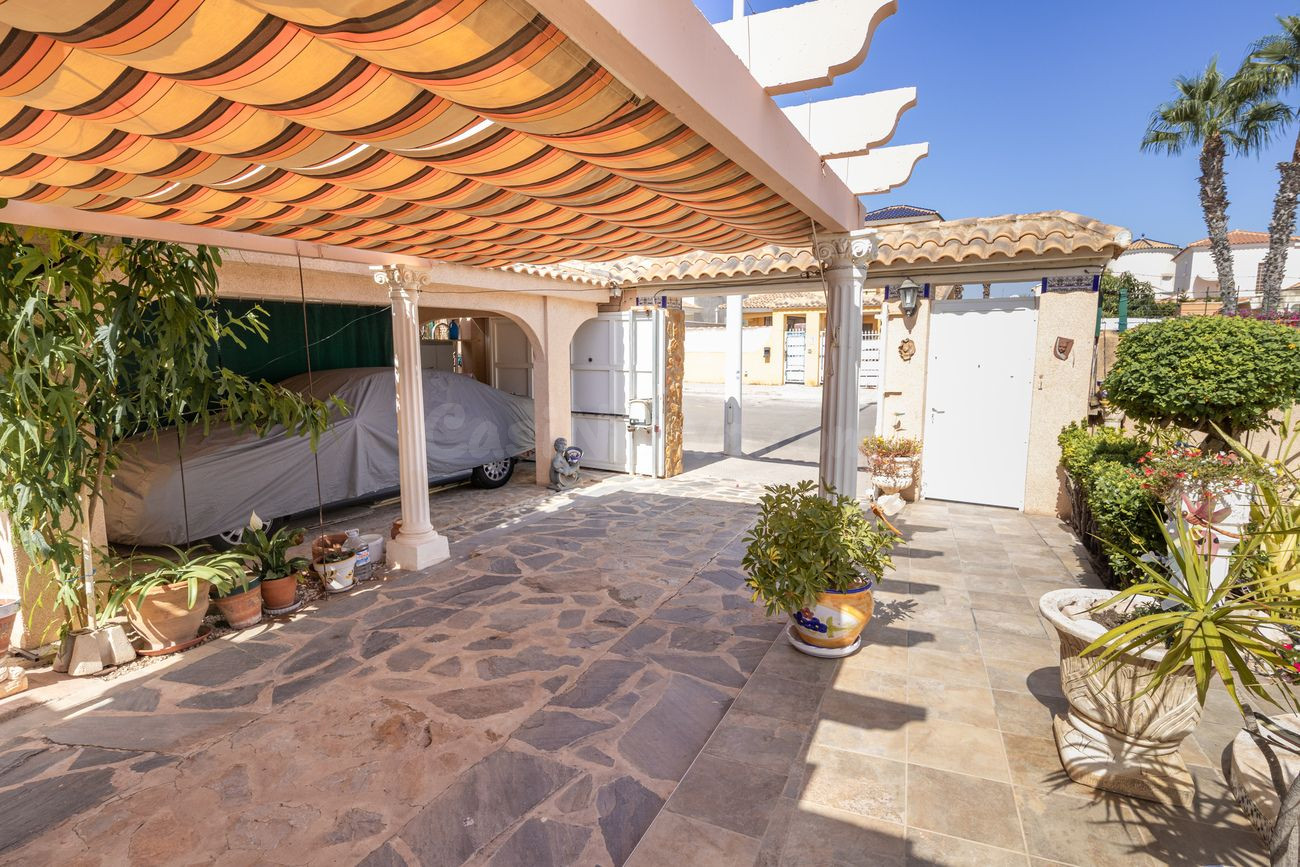 Villa 4 habitaciones 180m² en venta - Lomas de Cabo Roig