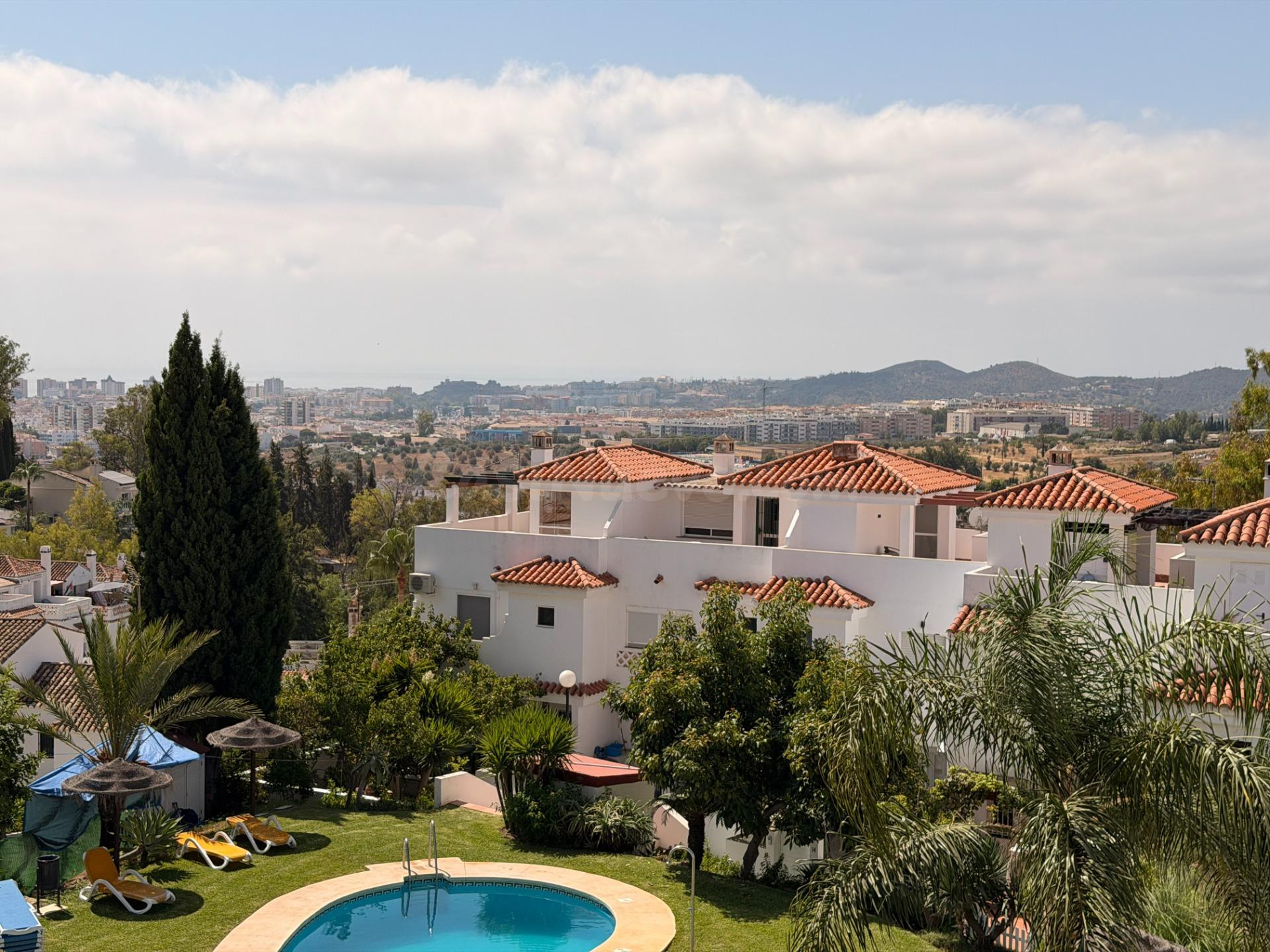 PAREADO EN LA SIERREZUELA , MIJAS - OPORTUNIDAD DE REFORMA