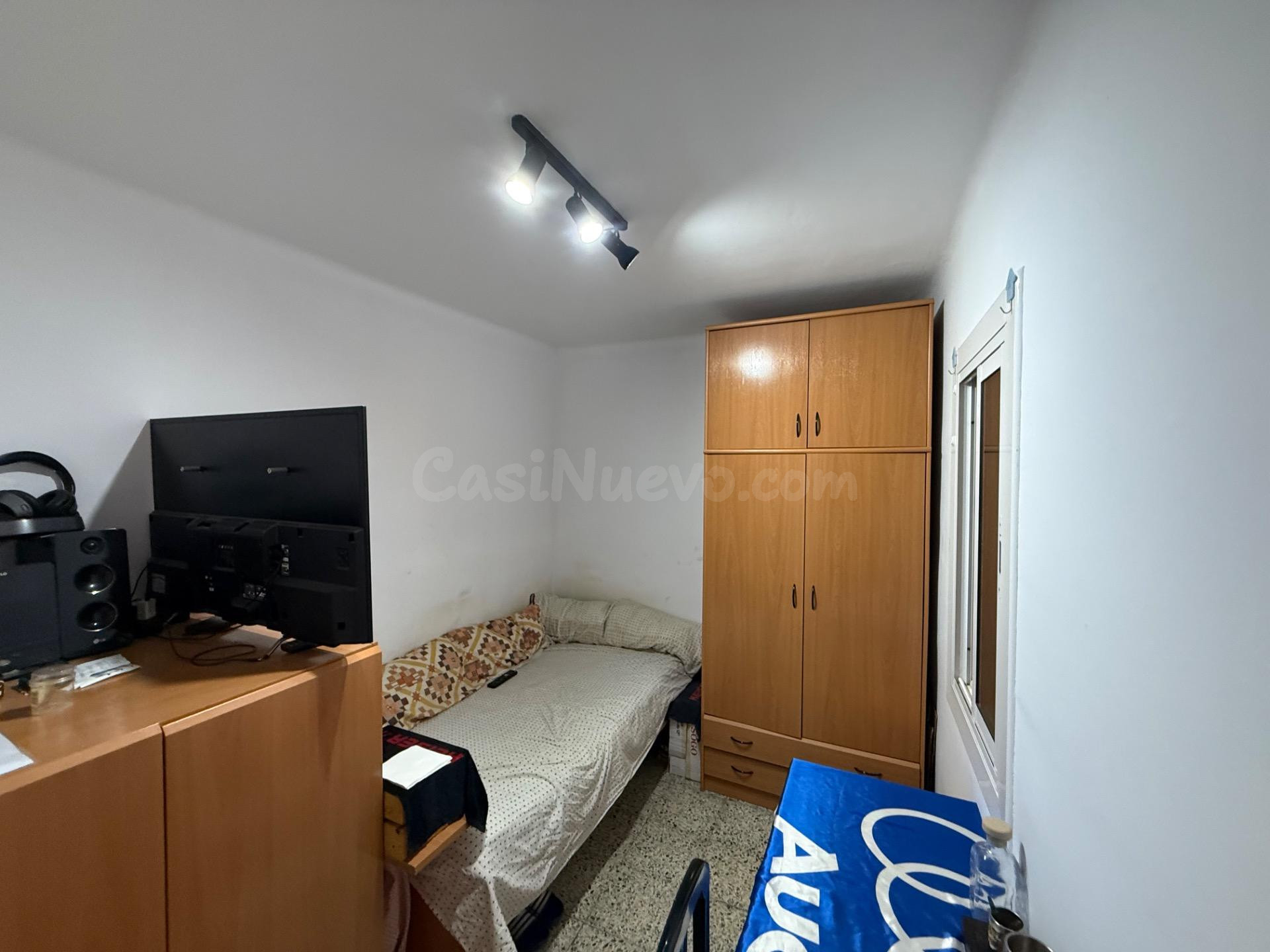 PISO EN VENTA DE 4 habitaciones CON ASCENSOR BADALONA - foto 2