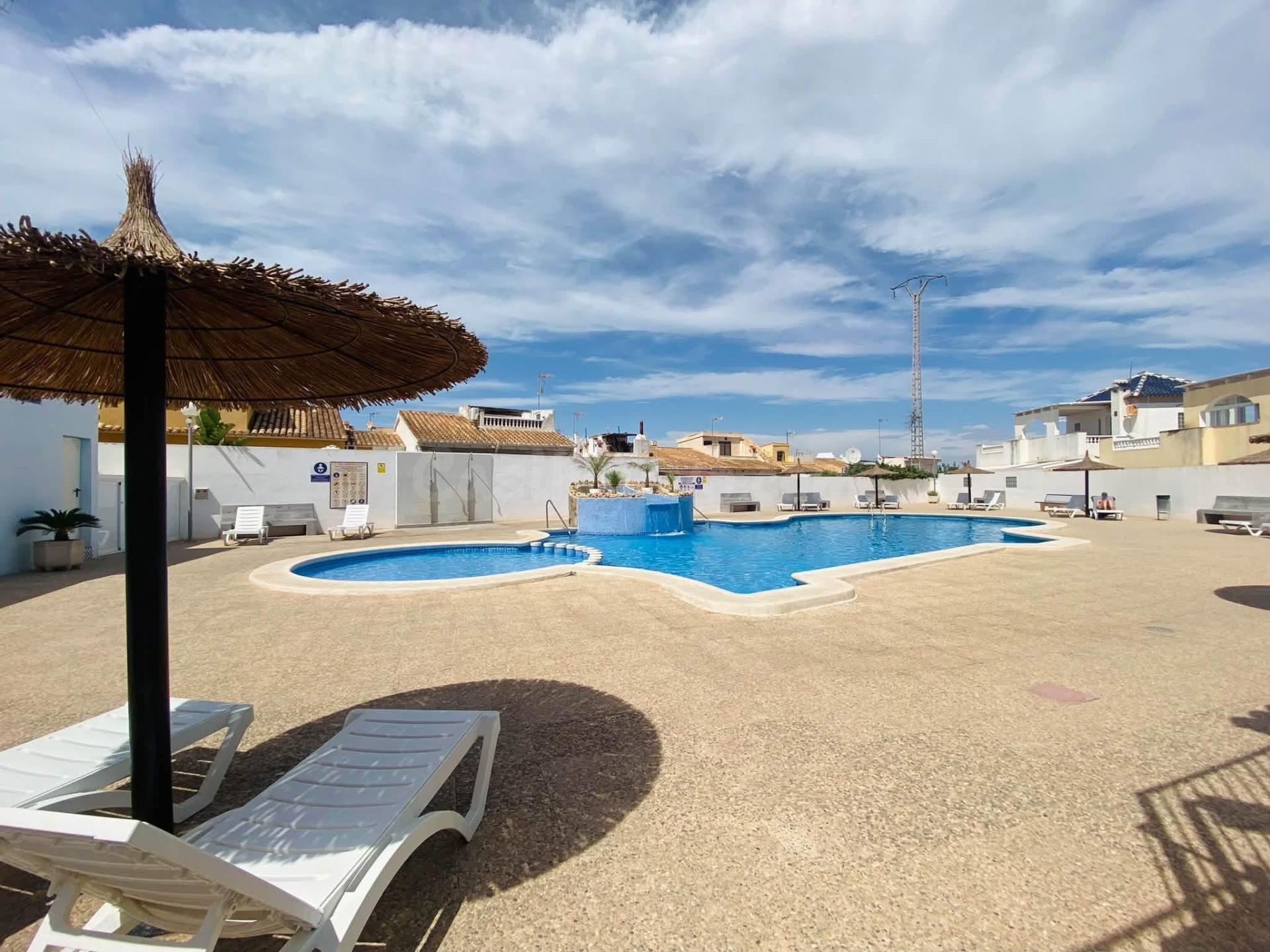 Villa con piscina comunitaria, Alicante, Torrevieja, Los Bal - foto 5