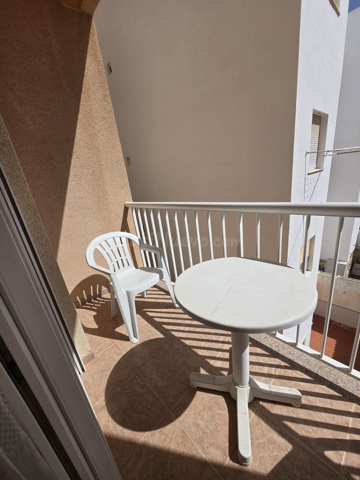 Apartamento con terraza, Alicante, Torrevieja, Playa del Cur - foto 3