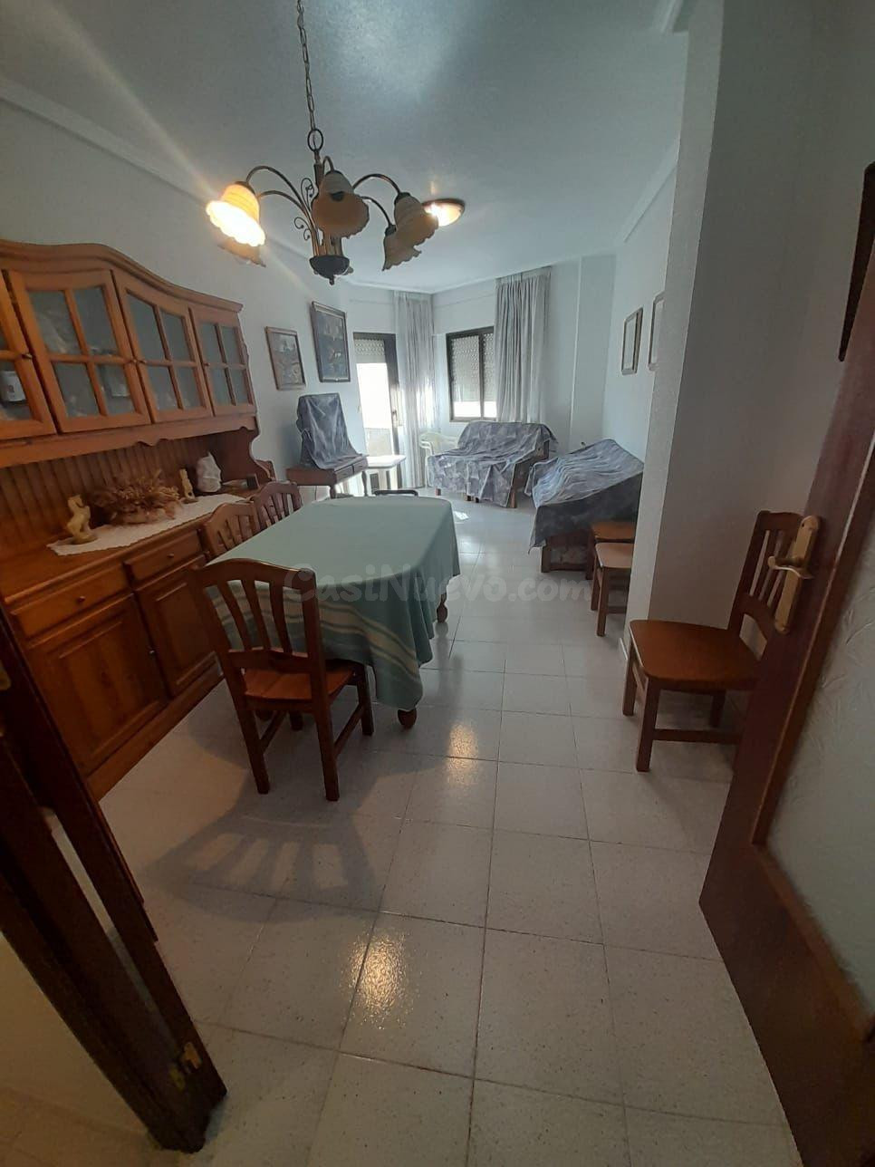 Apartamento con terraza, Alicante, Torrevieja. 3 habitacione - foto 5