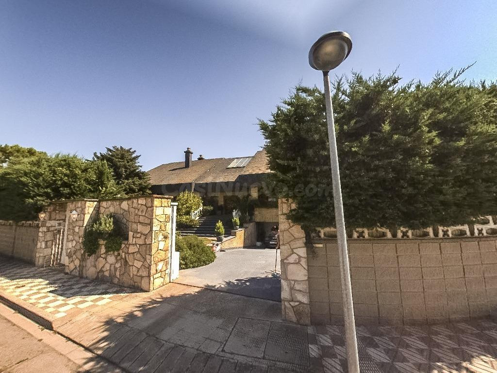 CHALET INDEPENDIENTE EN URB. MAITENA (VENTA OLIVAR). INCLUIDO EN PROCESO DE VENTA FLASH. PVP SALIDA 900.000 €