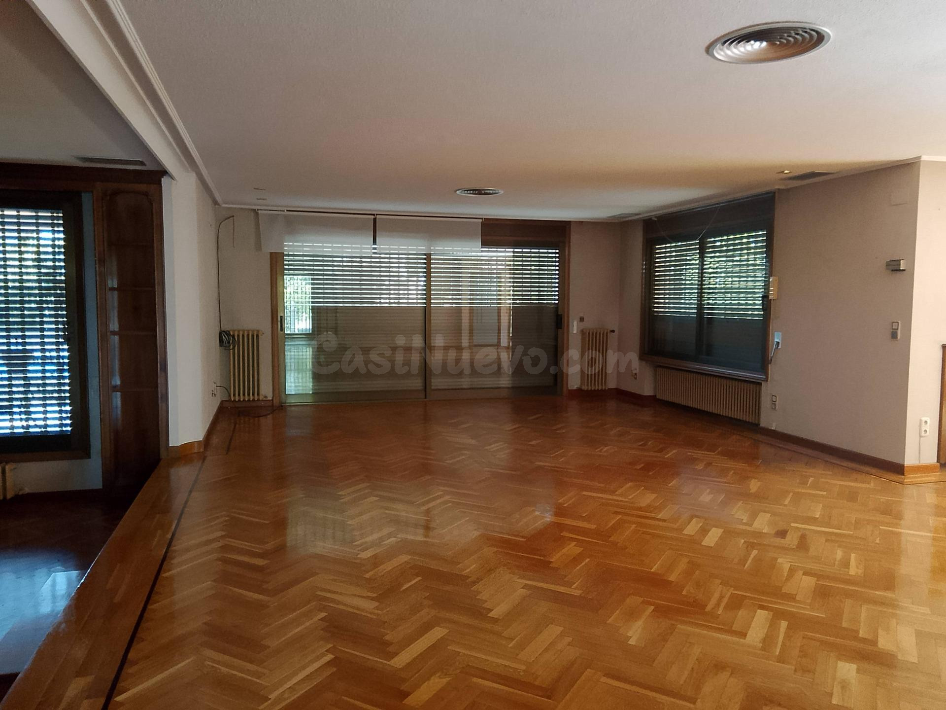 CHALET INDEPENDIENTE EN URB. MAITENA (VENTA OLIVAR). INCLUIDO EN PROCESO DE VENTA FLASH. PVP SALIDA 900.000 € - foto 3