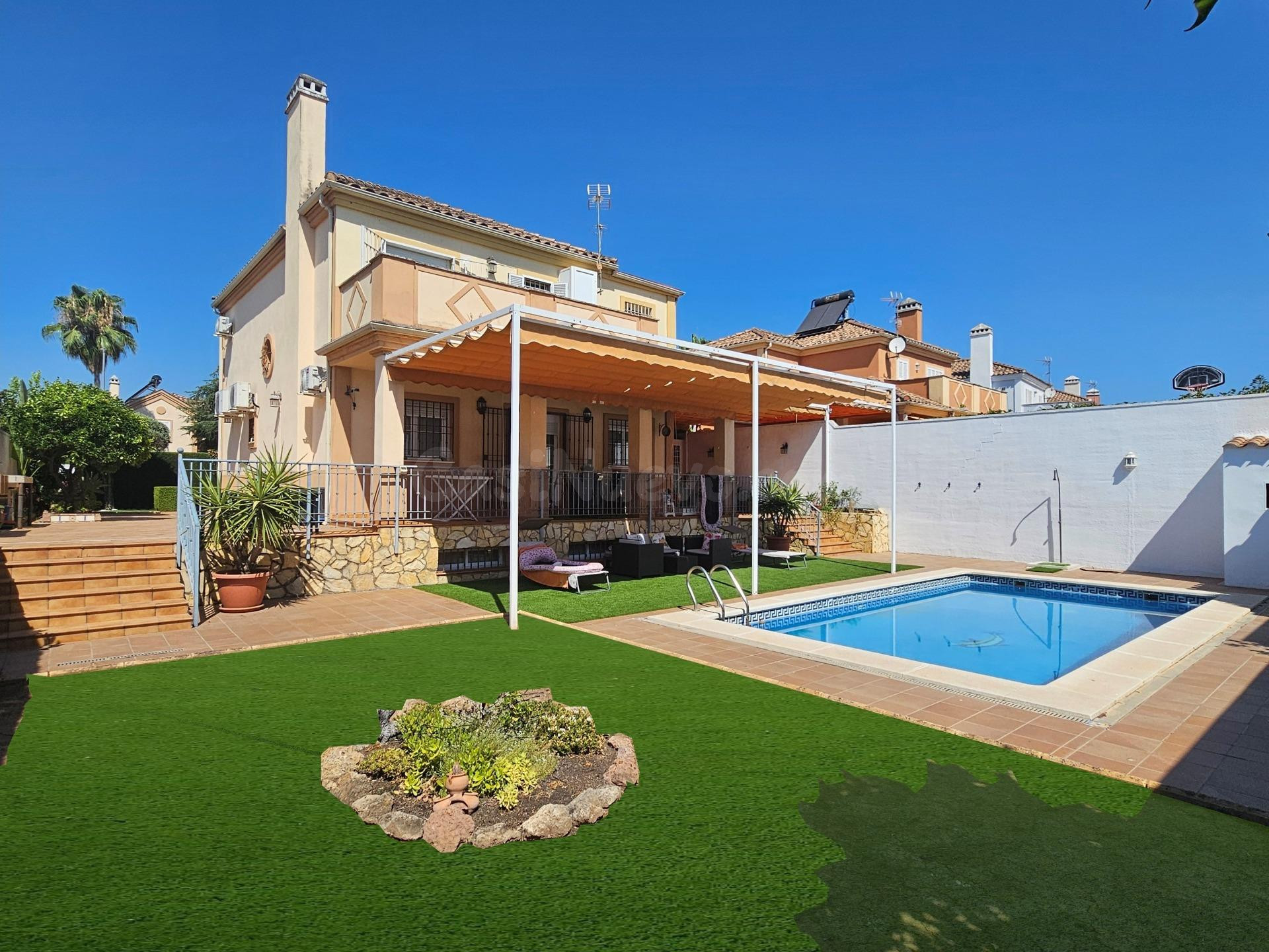 FANTASTICA CASA INDEPENDIENTE EN PARAISO ARENAL CON COCINA R