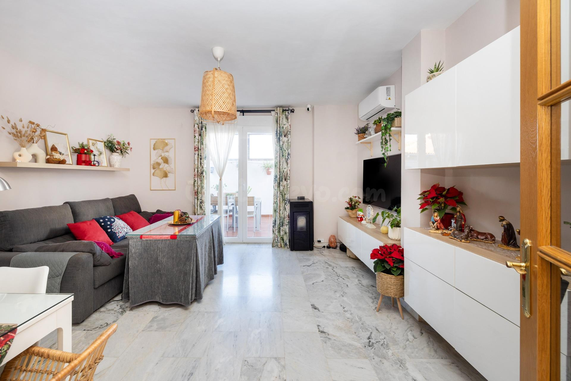 MARAVILLOSA CASA  A POCOS MINUTOS DEL CENTRO DE LA ZUBIA - foto 2