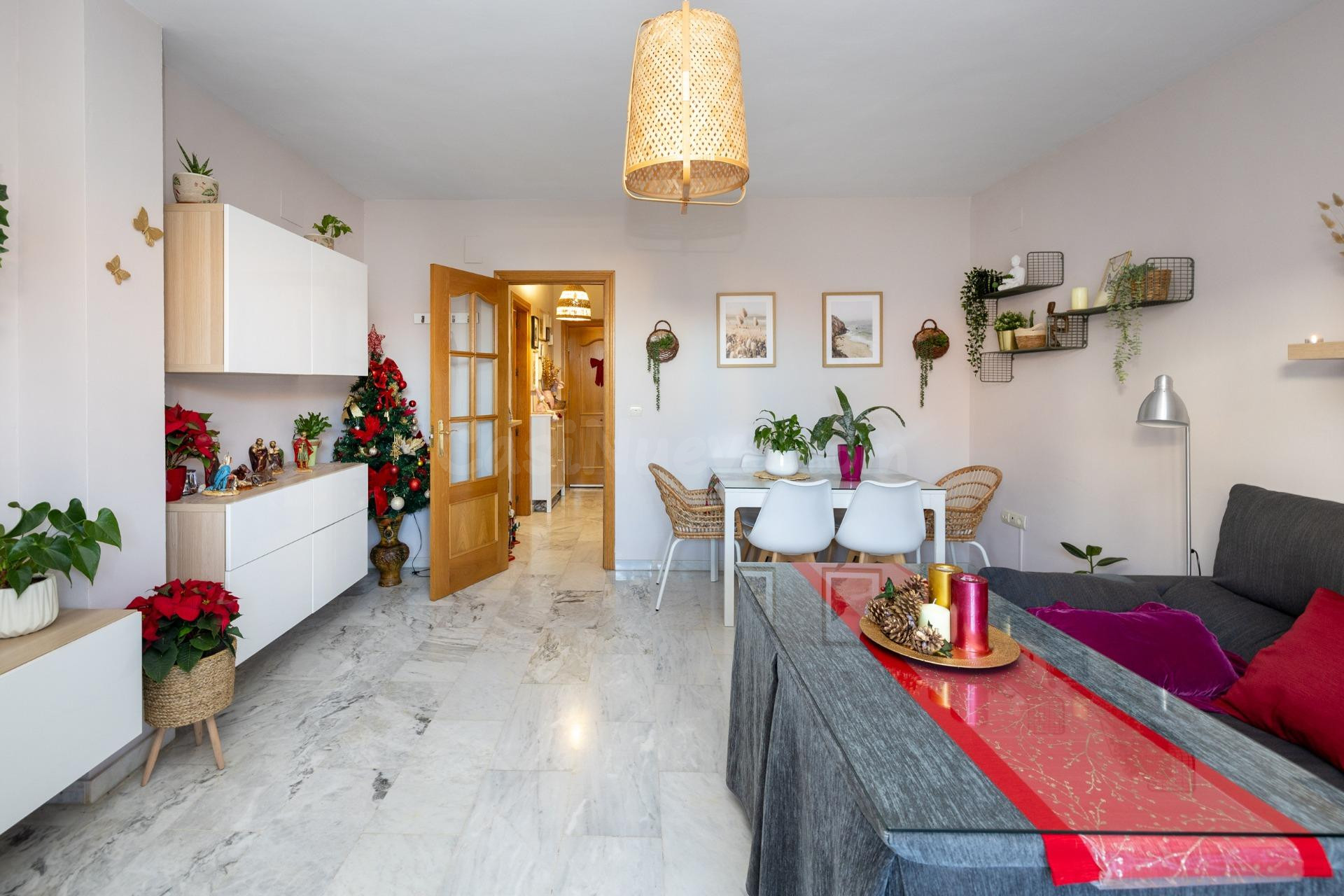 MARAVILLOSA CASA  A POCOS MINUTOS DEL CENTRO DE LA ZUBIA - foto 4