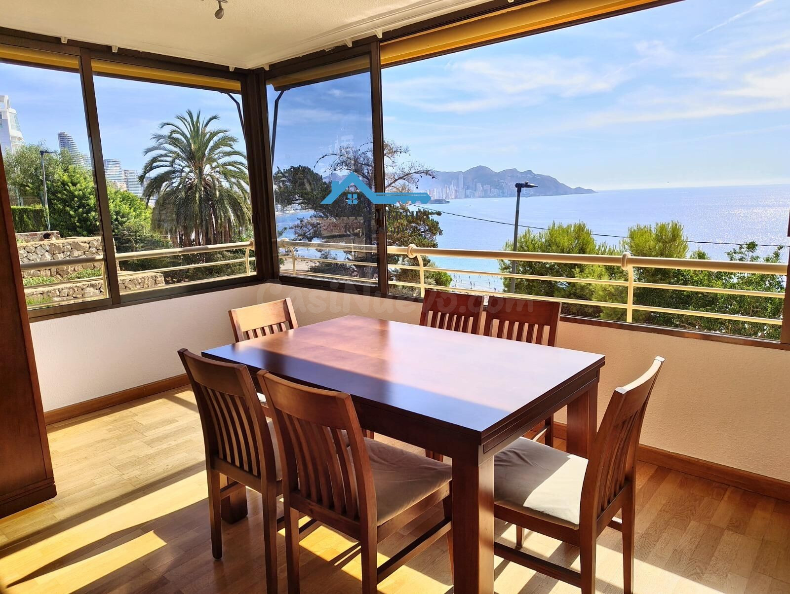 Piso exclusivo de solo 10 viviendas y primera línea de la Playa de Poniente de Benidorm