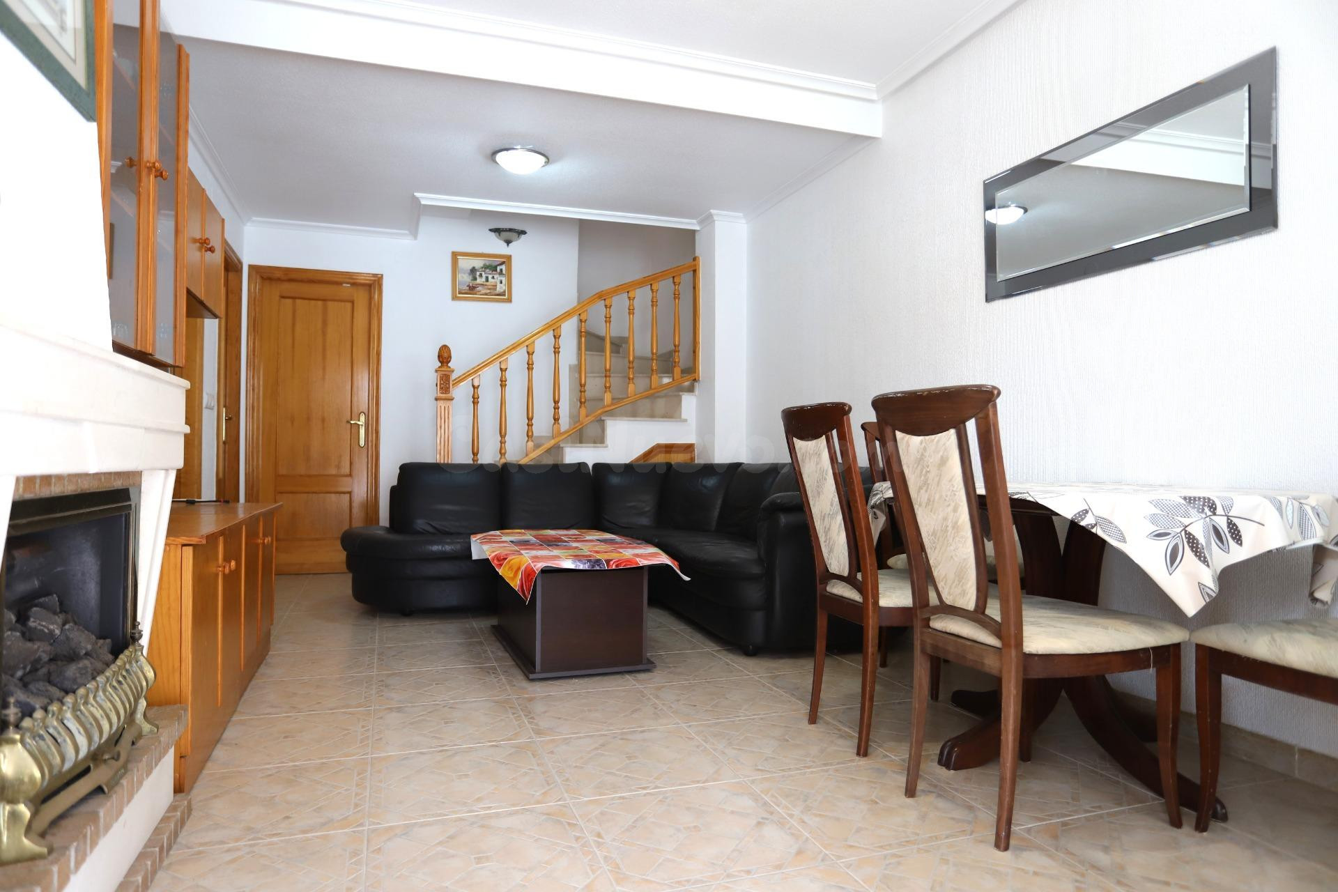 Chalet Adosado de 2 dormitorios con amplios espacios exterio - foto 2