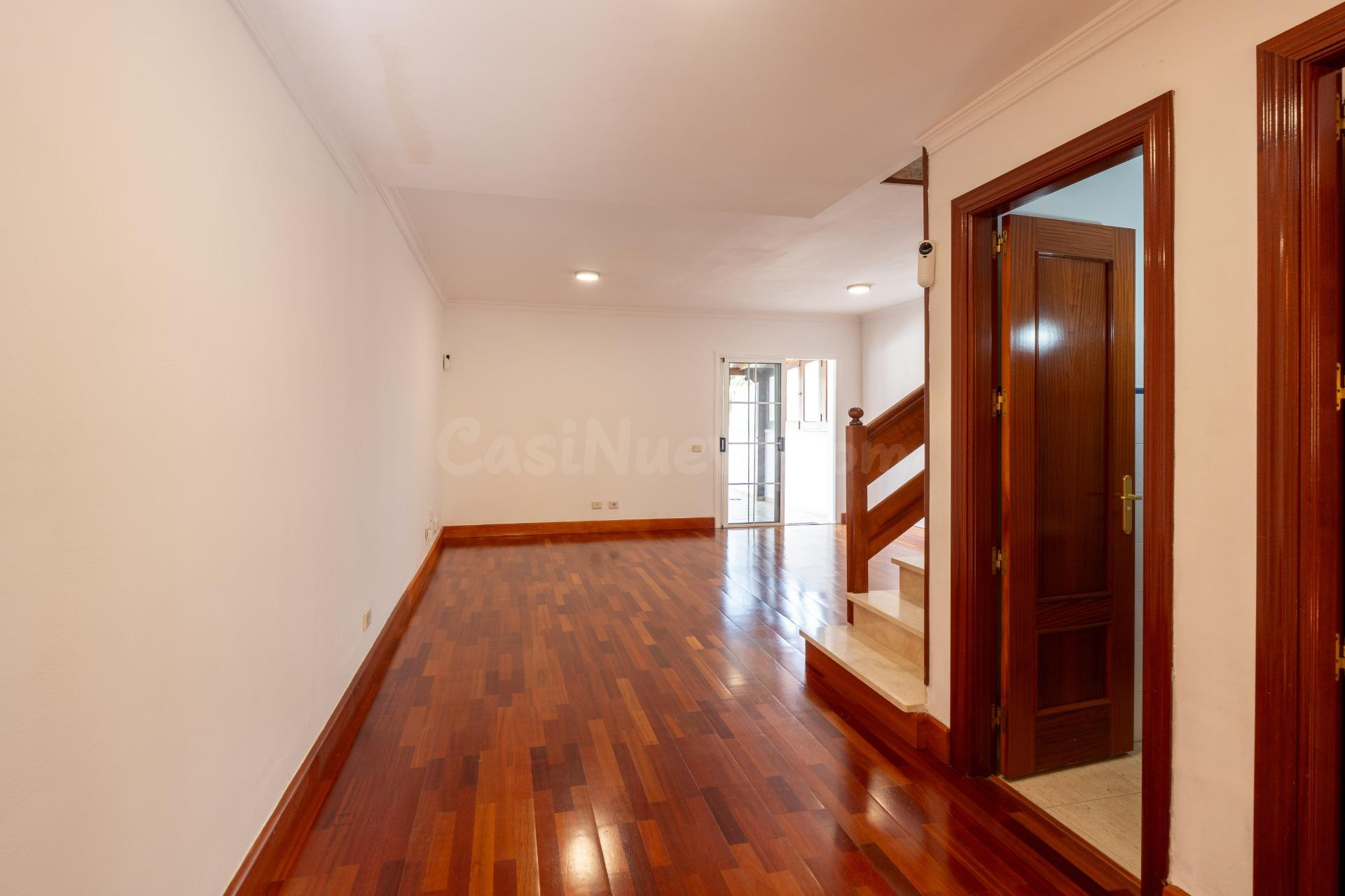 Dúplex de 4 dormitorios, terraza y acceso privado desde el p - foto 3