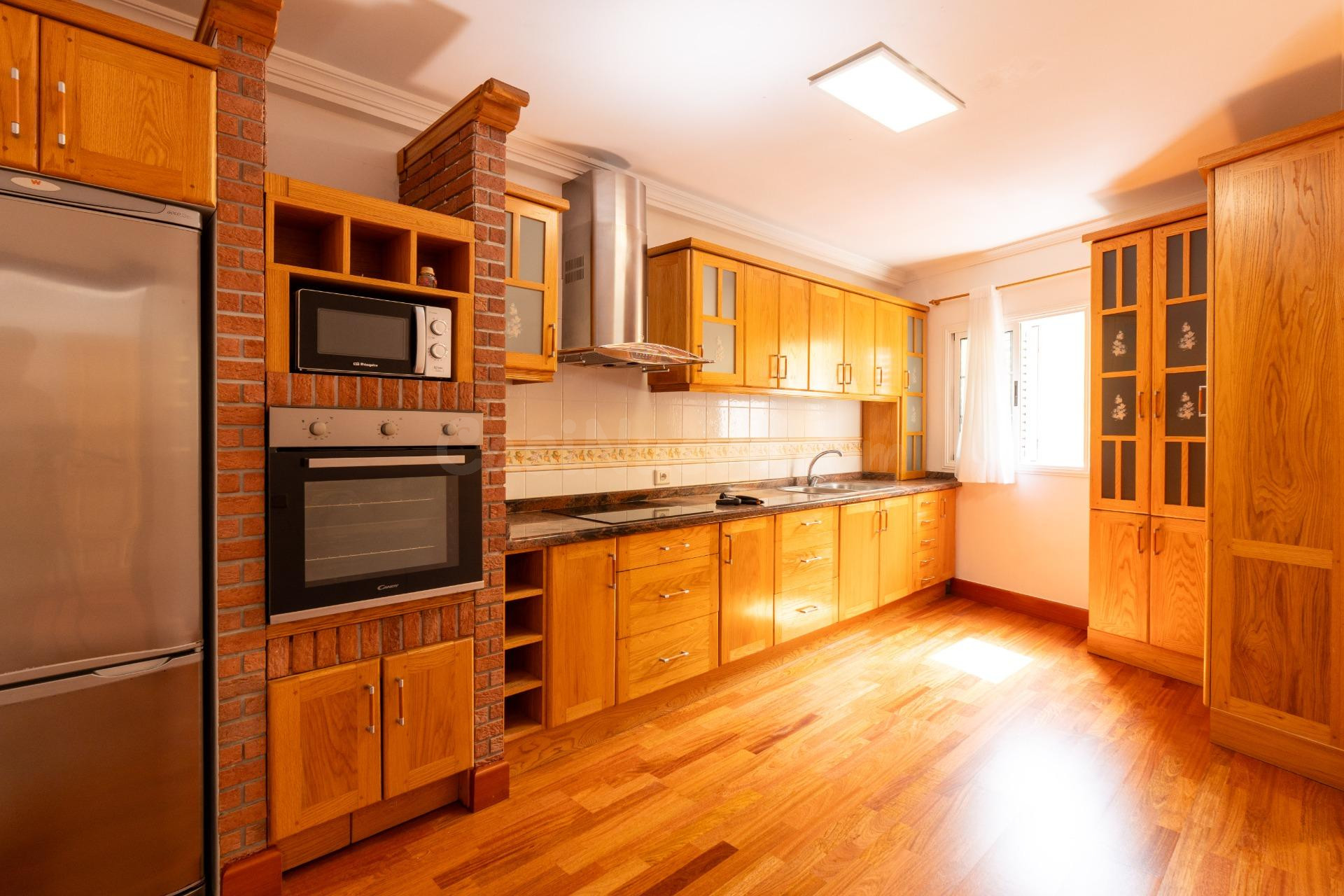 Dúplex de 4 dormitorios, terraza y acceso privado desde el p - foto 4