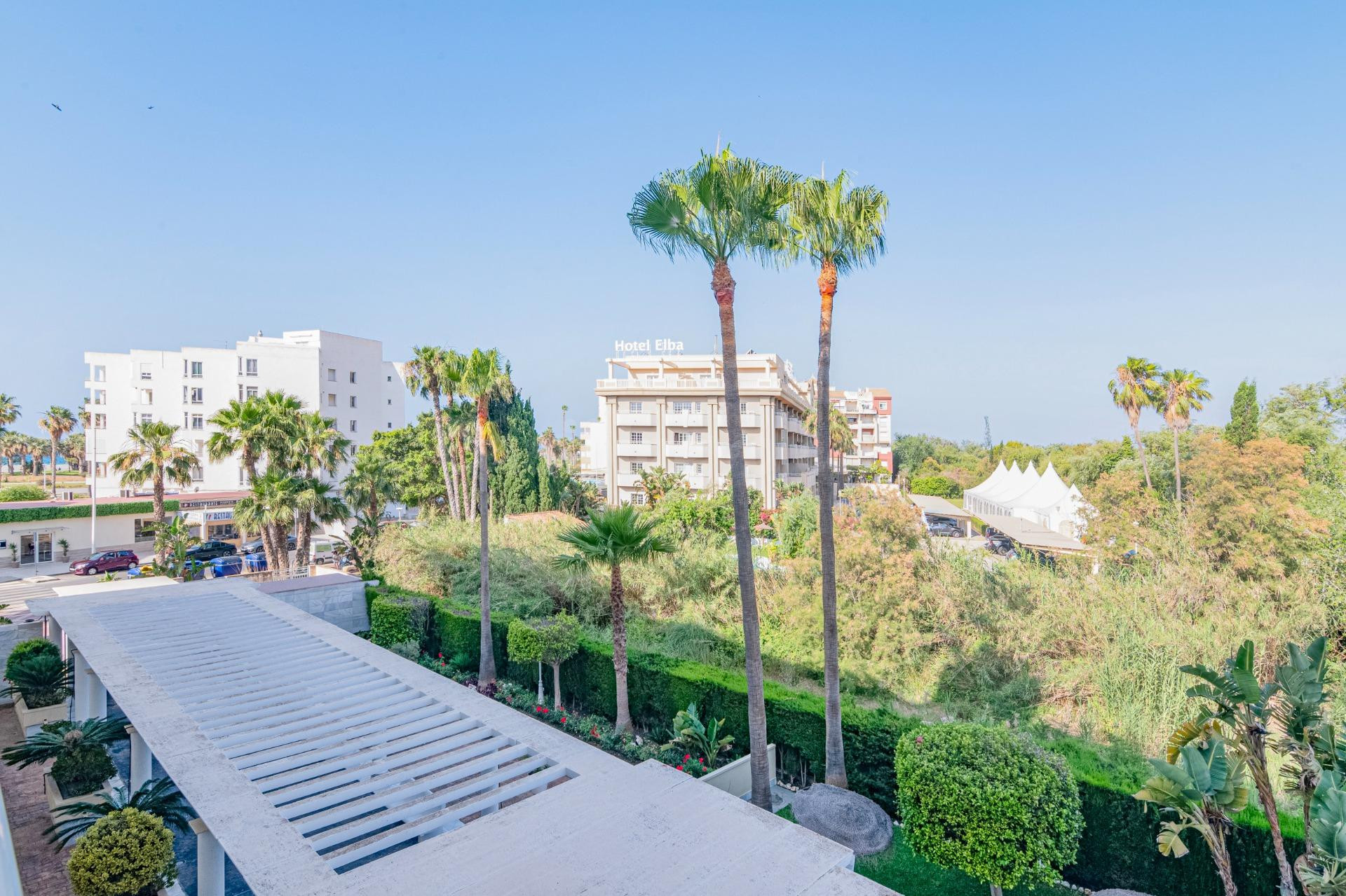 ¡Tu oasis junto a mar! Precioso piso de 2 dormitorios con te - foto 4