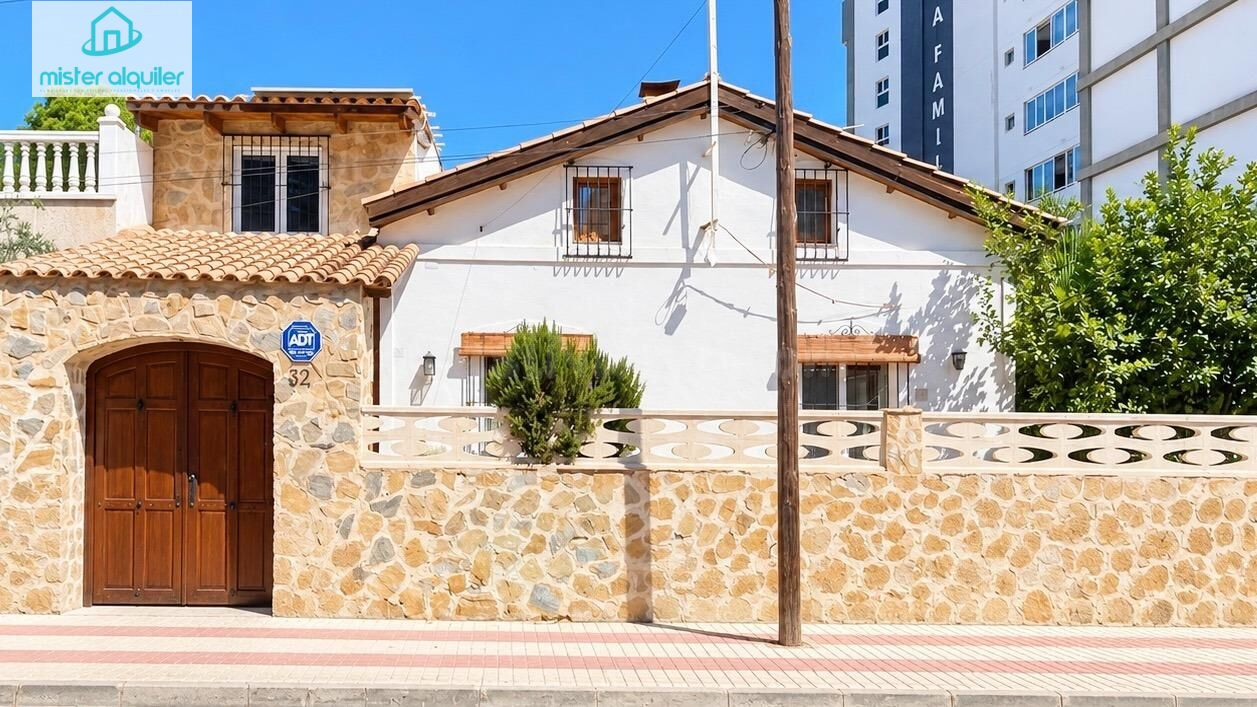 CHALET INDEPENDIENTE JUNTO AL MAR · ALQUILER TEMPORAL HASTA  - foto 4