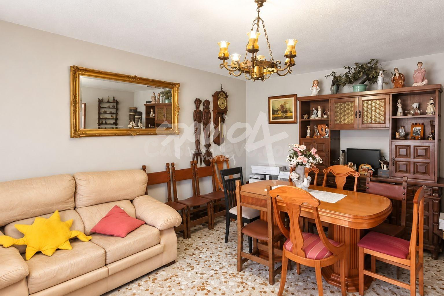 Chalet independiente en venta con parcela de 700 m2 en El Vi - foto 5