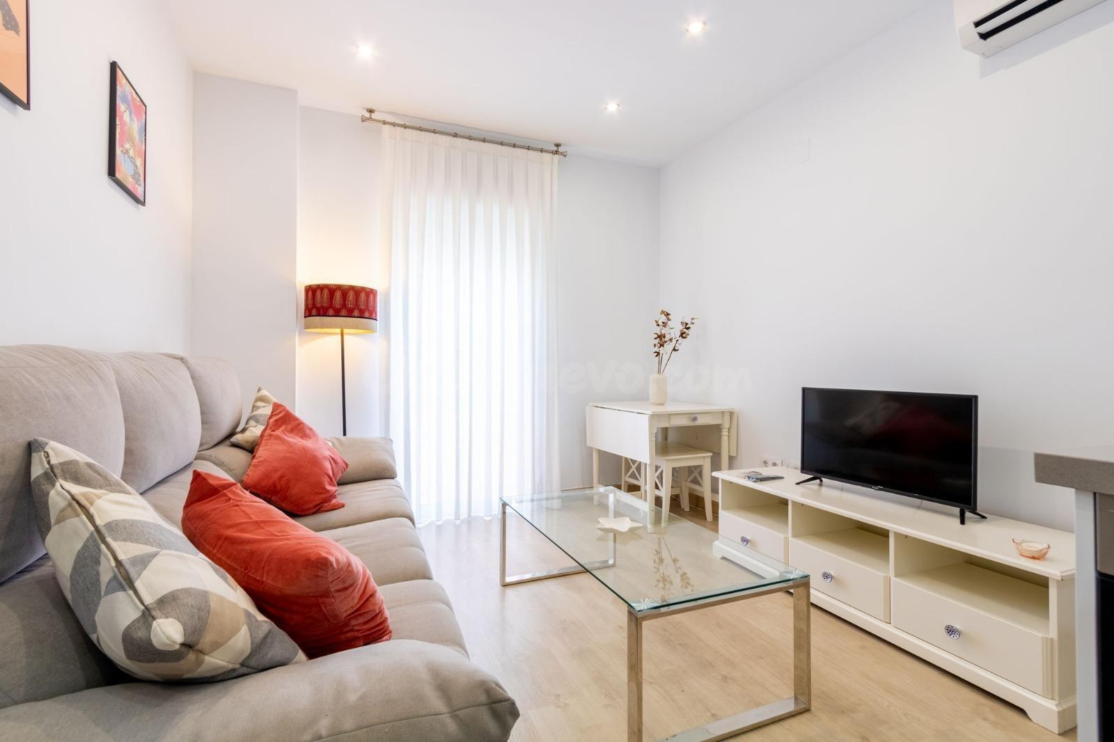 Triana junto San Jacinto y El Río. Excelente vivienda reform - foto 2