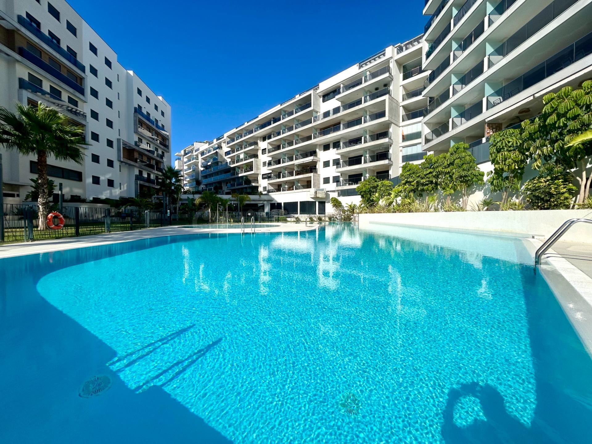 APARTAMENTO DE 2 DORMITORIOS 2 BAÑOS EN CAMPOAMOR ( ORIHUELA - foto 4