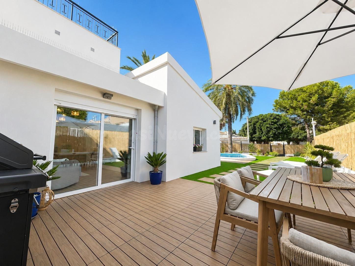 VILLA DE 4 DORMITORIOS 2 BAÑOS EN PUNTA PRIMA ( ORIHUELA COSTA )