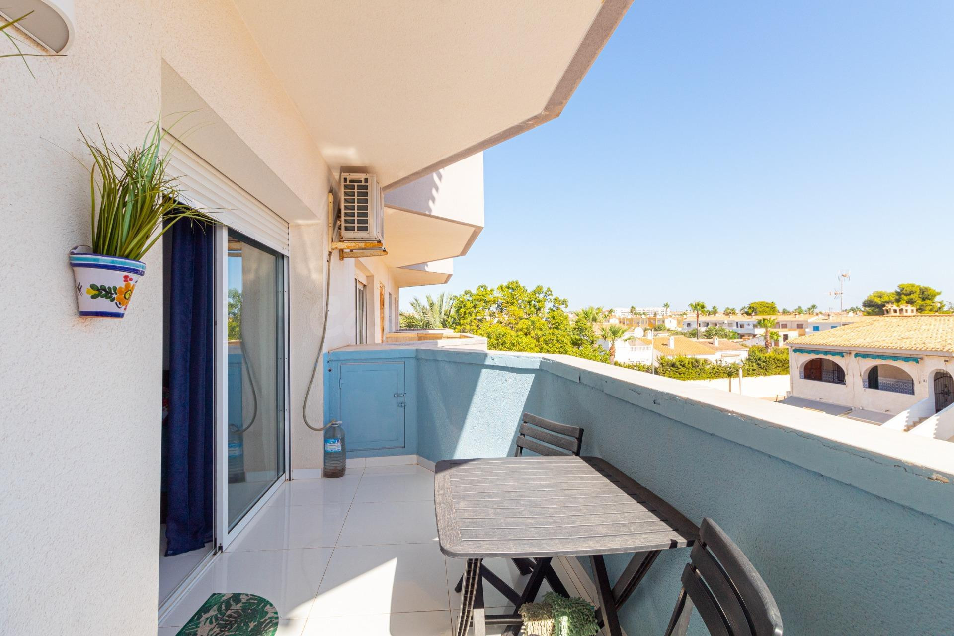 APARTAMENTO REFORMADO 2 DORMITORIOS 1 BAÑO CON TERRAZA SUR Y - foto 2
