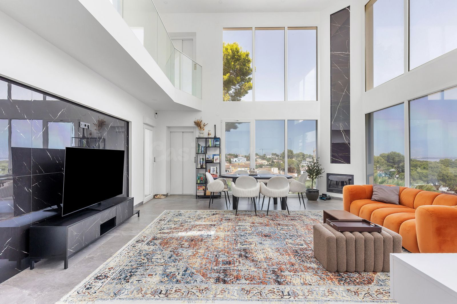 VILLA DE 5 DORMITORIOS Y 3 BAÑOS EN LOS BALCONES (TORREVIEJA)