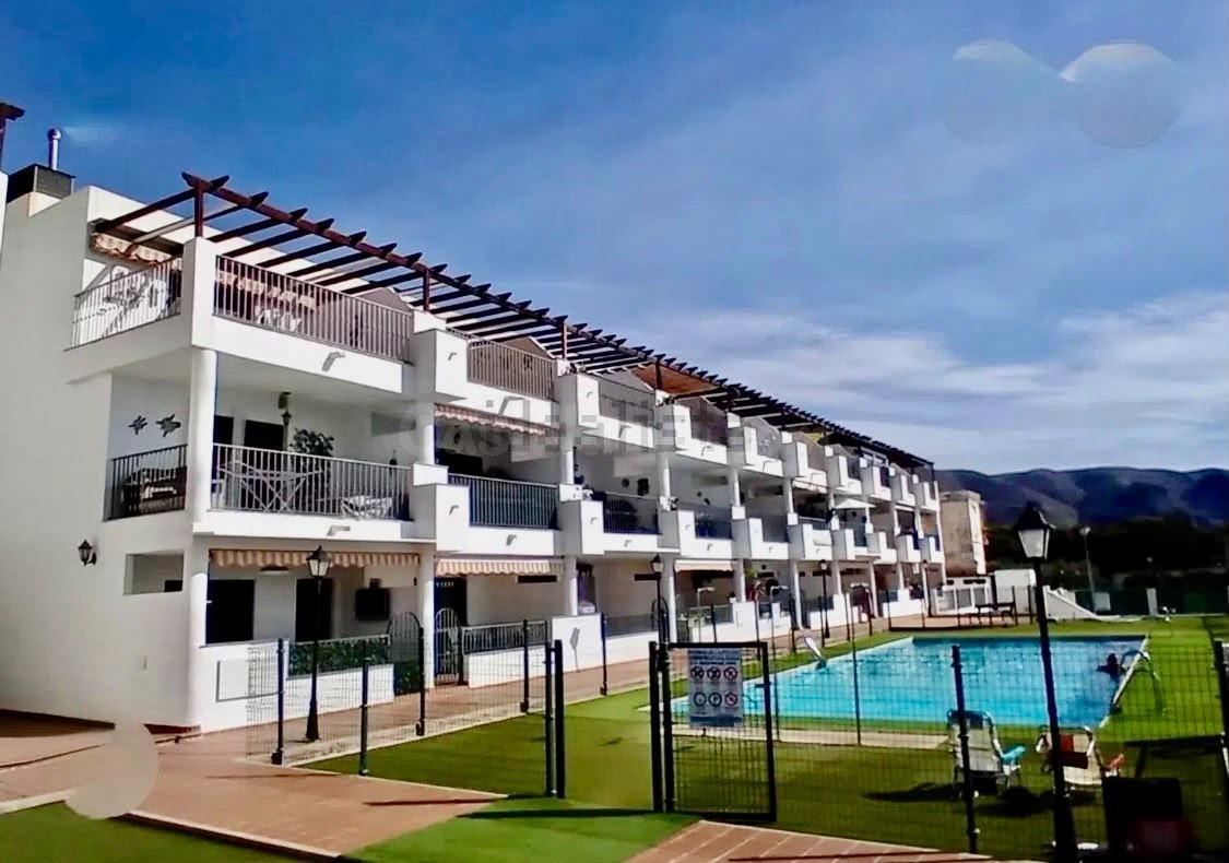 Piso con garaje, trastero, piscina y zonas deportivas en Balcón de Enix