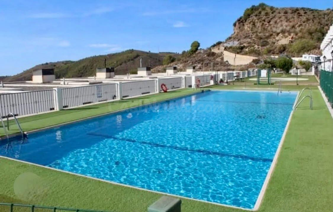 Piso con garaje, trastero, piscina y zonas deportivas en Bal - foto 2