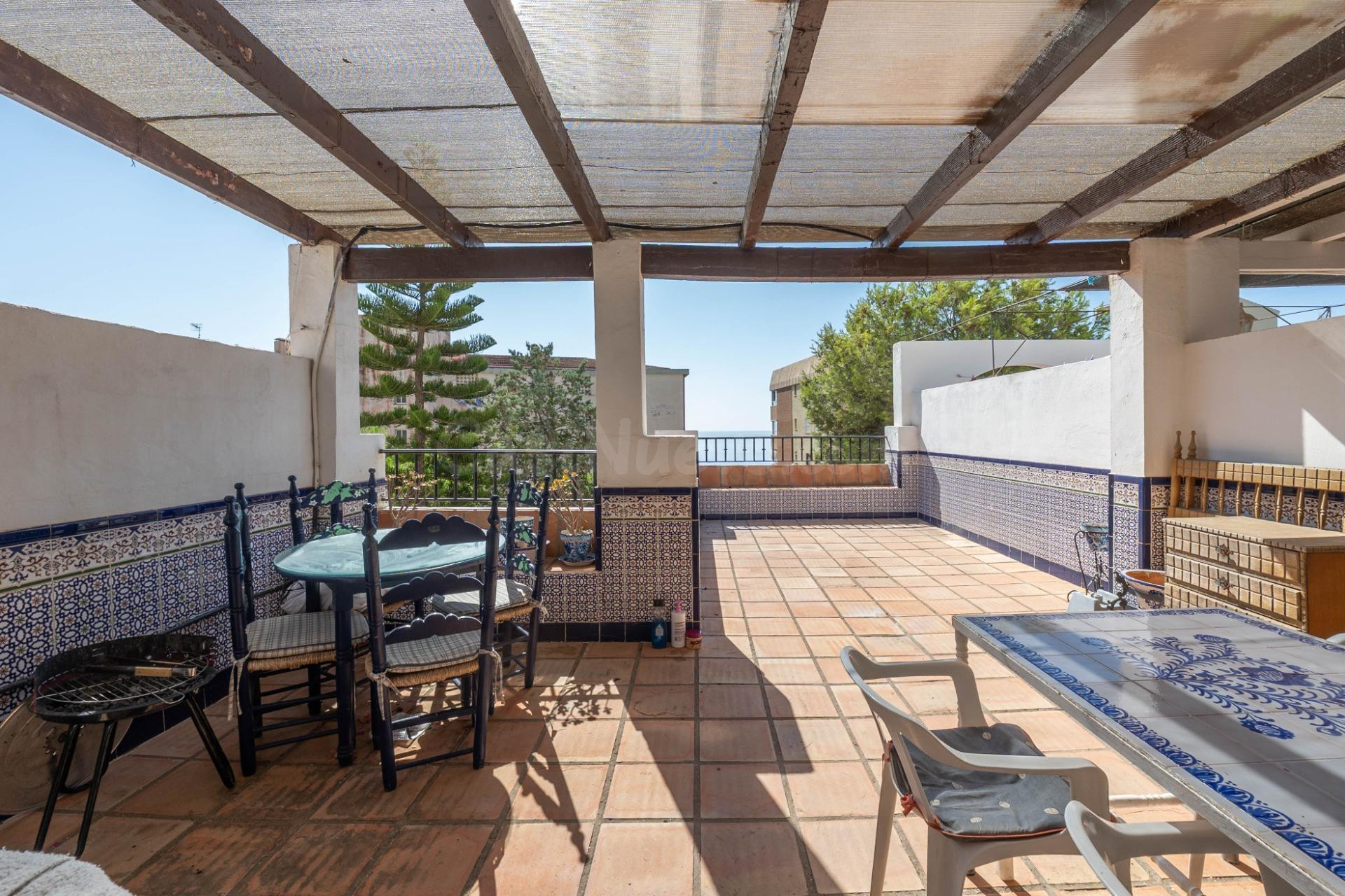 PRECIOSA CASA EN URBANIZACION PRIVADA VELILLA ALMUÑECAR PLAYA TROPICAL