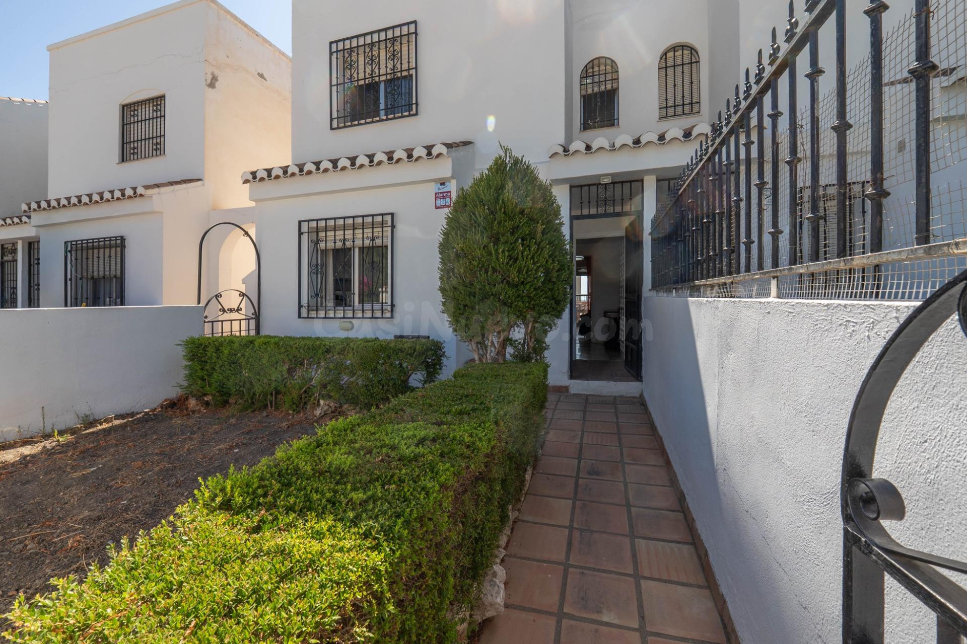 PRECIOSA CASA EN URBANIZACION PRIVADA VELILLA ALMUÑECAR PLAY - foto 3