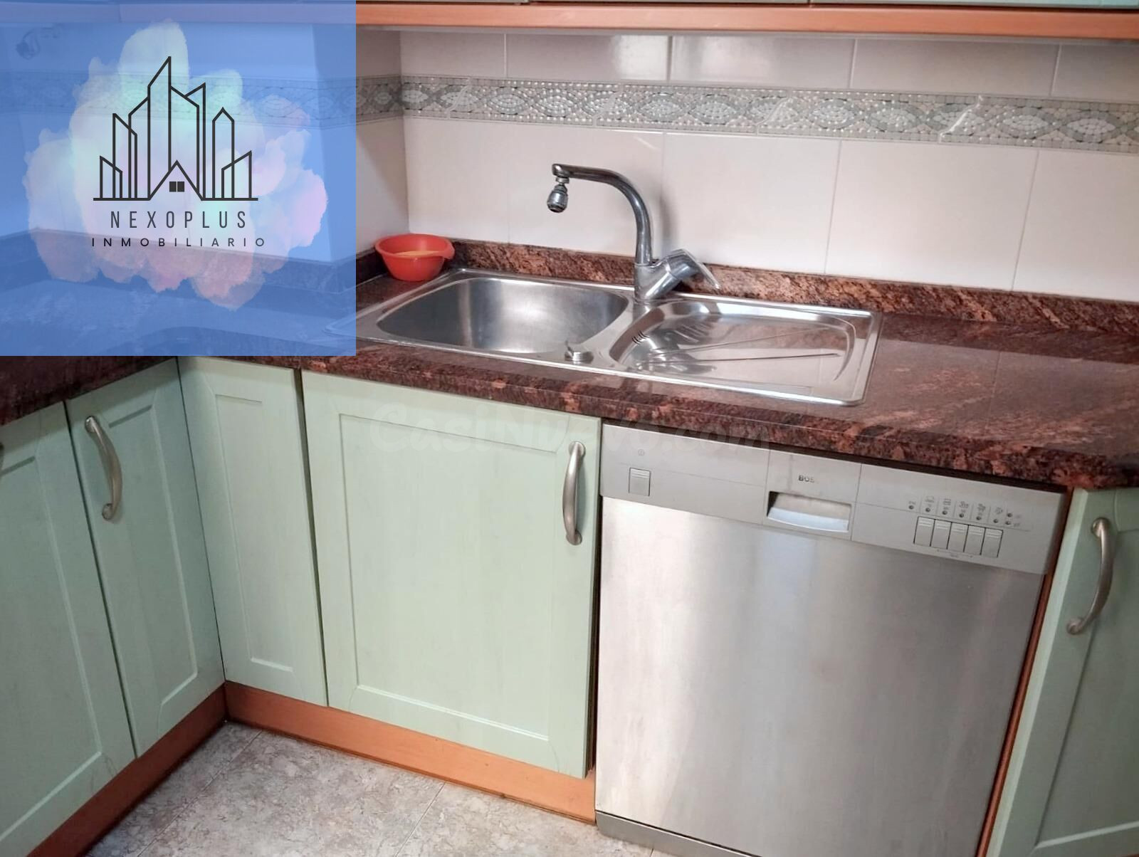 ¡ Se alquila vivienda en Primado Reig con plaza de garaje! - foto 3