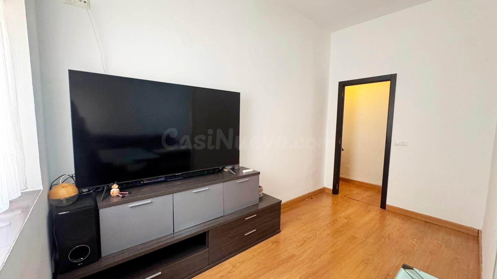¡¡ PISO EXTERIOR EN PLANTA BAJA, AMUEBLADO Y CON TRASTERO EN - foto 4