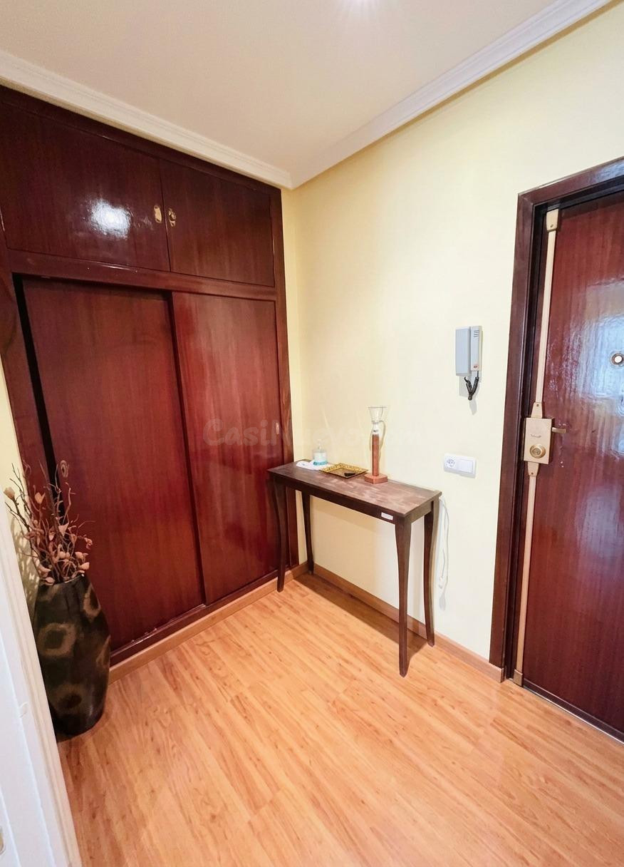 Piso reformado con garaje en El Perú - foto 3