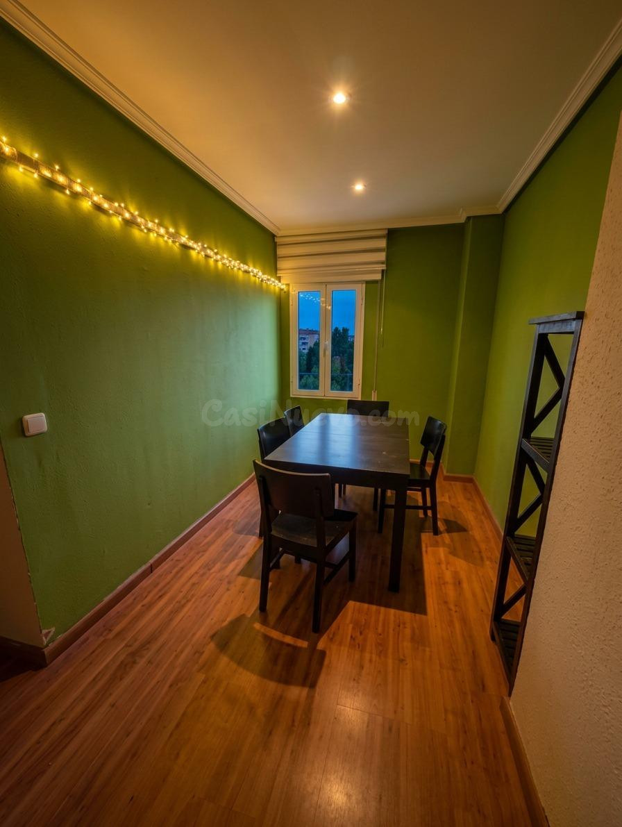 Piso reformado con garaje en El Perú - foto 4