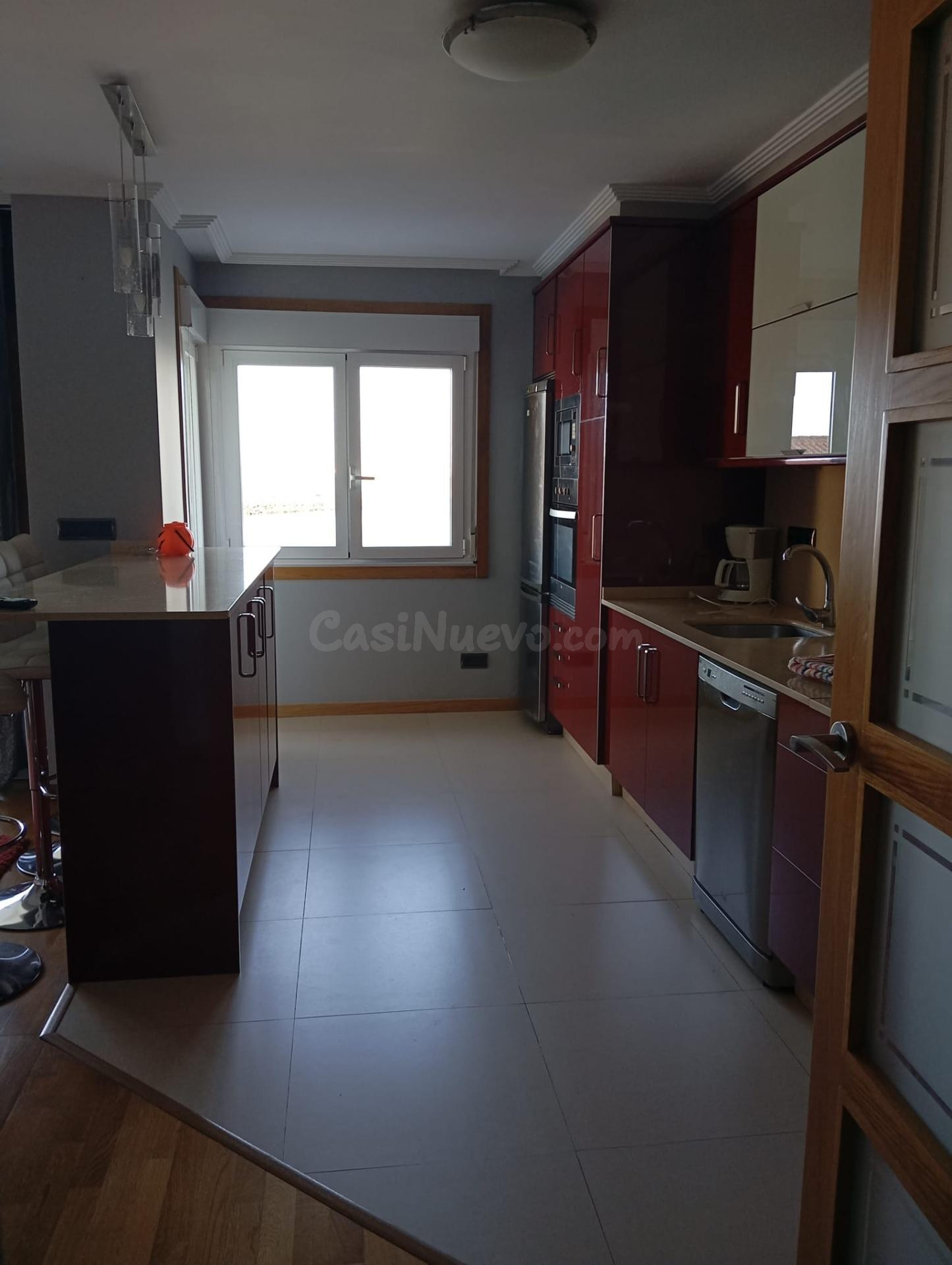 SE ALQUILA PISO EN VILLANUEVA DE AROSA - foto 4