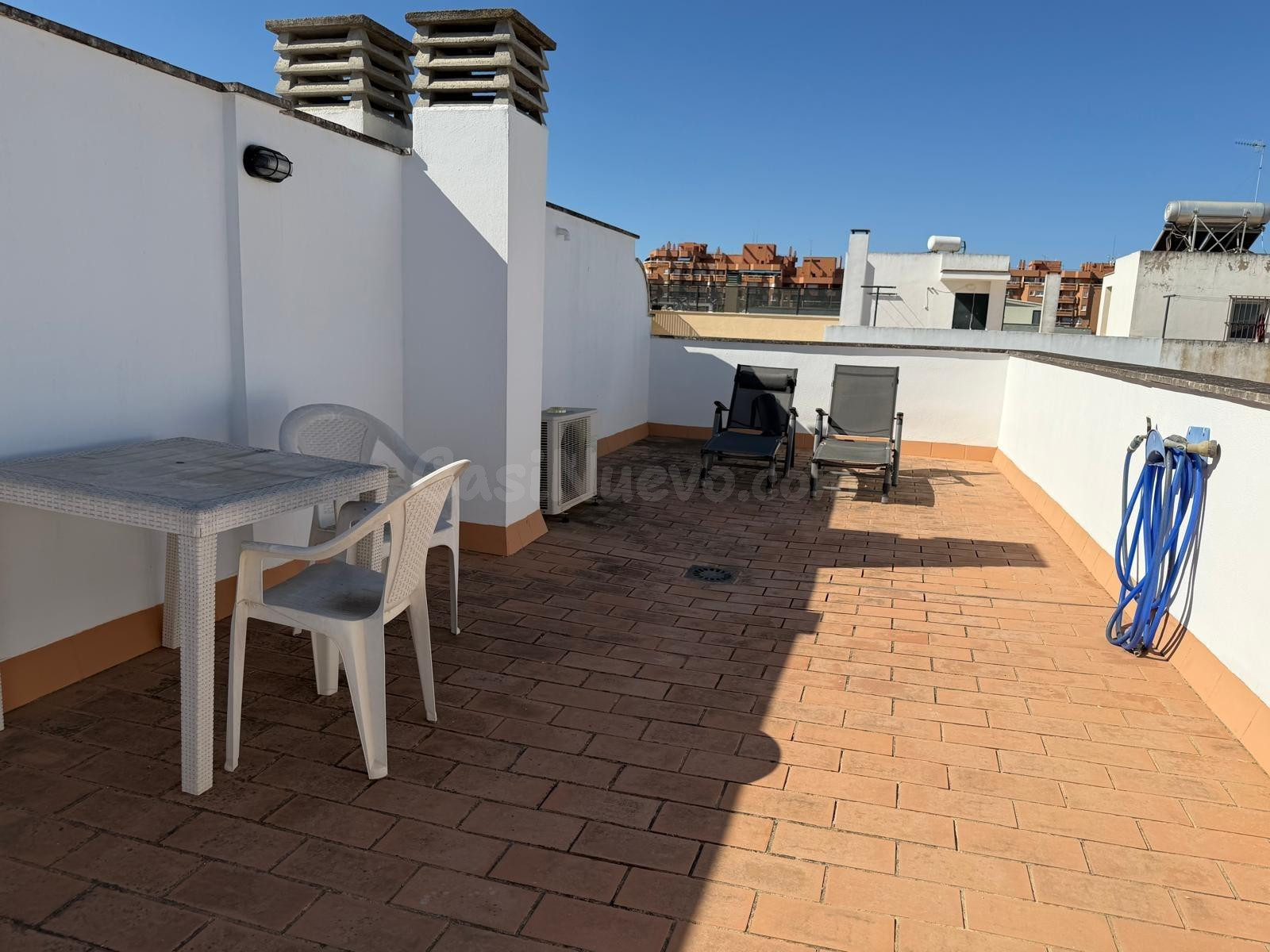 APARTAMENTO -ADOSADO CON GARAJE Y TRASTERO, CON VISTAS AL MA - foto 2