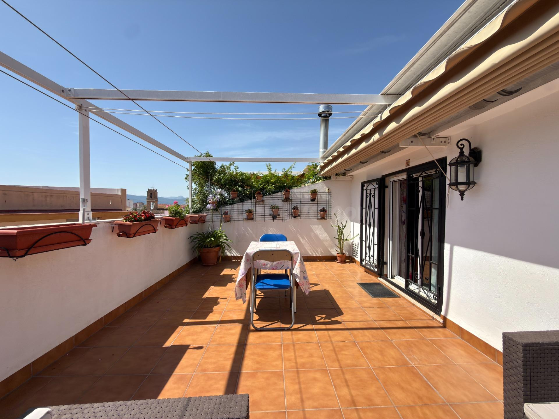 EXCLUSIVO DÚPLEX EN UNA DE LAS MEJORES ZONAS DE GANDÍA CON GARAJE, TRASTERO Y ESPECTACULAR TERRAZA