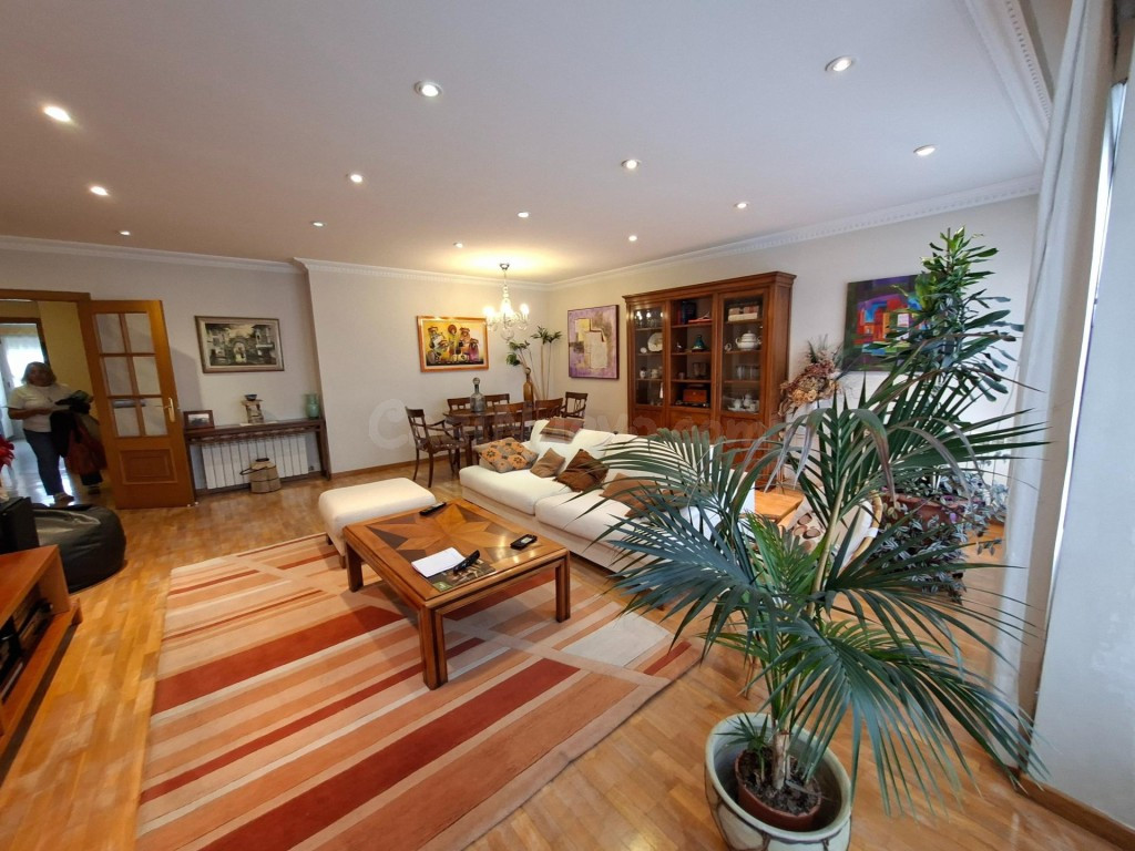 Exclusivo Dúplex con garaje doble cerrado en la zona alta de