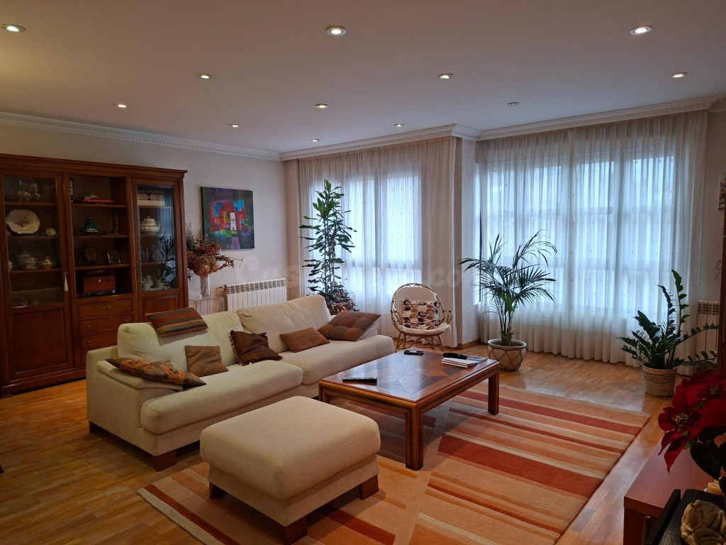 Exclusivo Dúplex con garaje doble cerrado en la zona alta de - foto 4