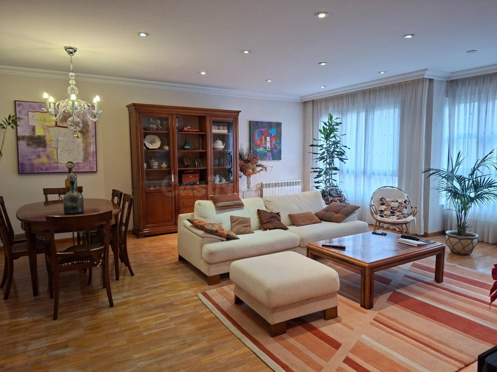 Exclusivo Dúplex con garaje doble cerrado en la zona alta de - foto 5