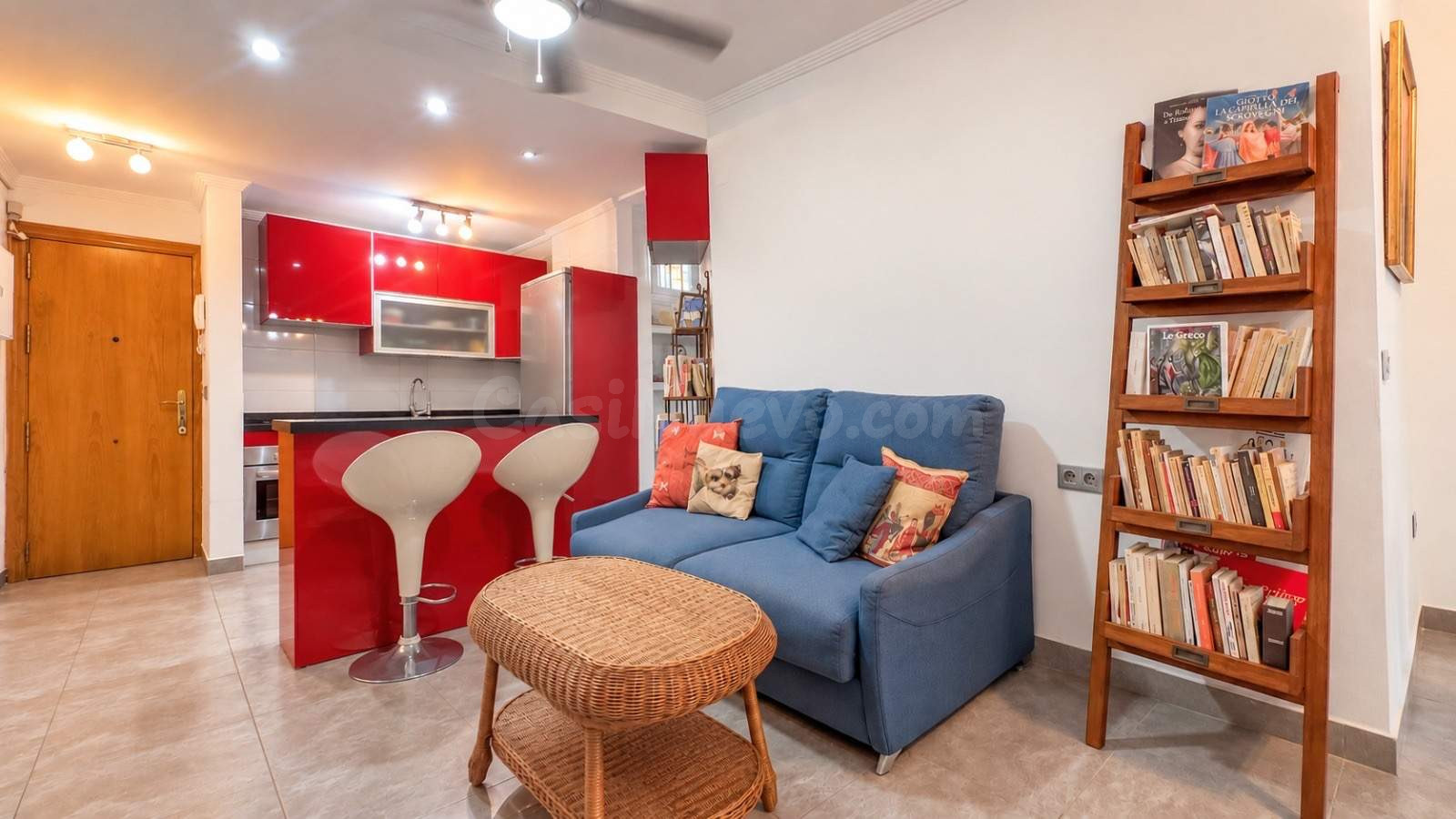 Ático dúplex totalmente reformado con 4 dormitorios, patio y - foto 3
