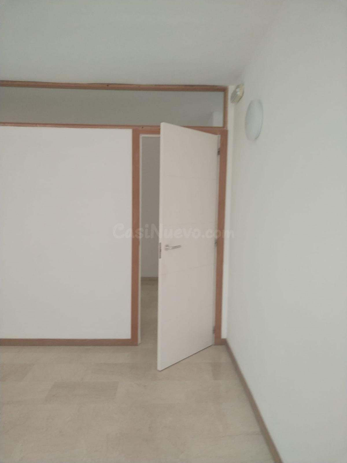 OFICINA CON COCINA Y BAÑO CON DUCHA EN PLANTA PRIMERA - LOCA - foto 5