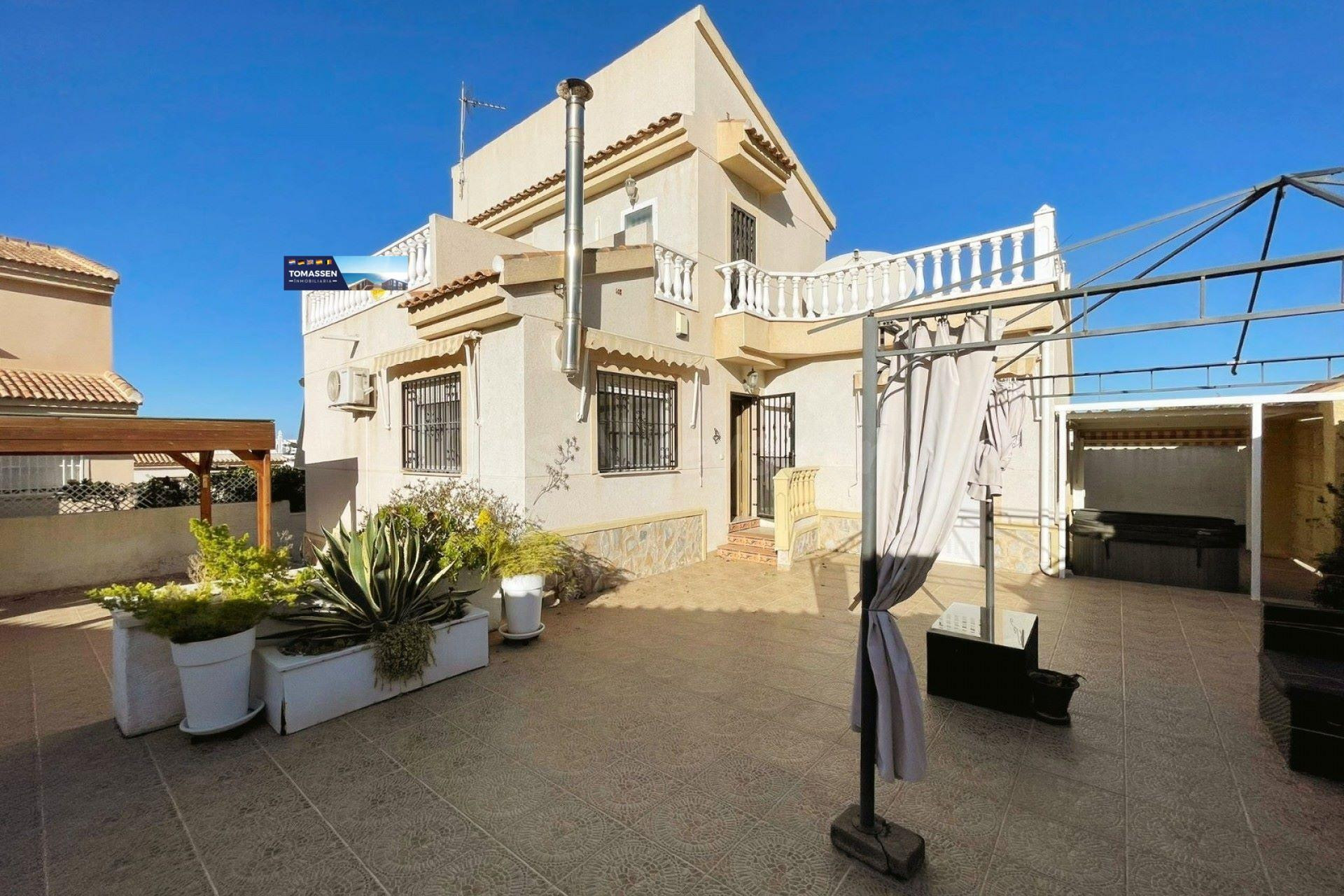 Villa independiente en Ciuada Quesada /rojales