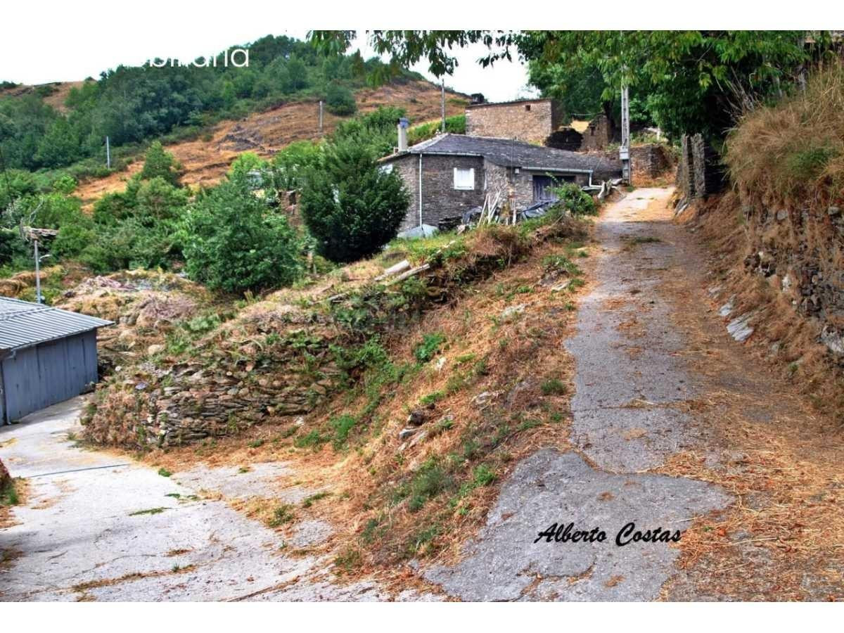 Casa de piedra en Piedrafita do Courel