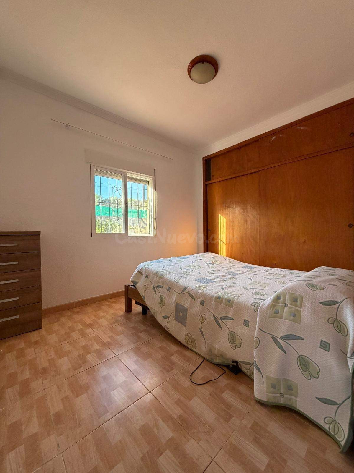 Encantadora Casa en Mutxamel con Amplio Terreno y Piscina - foto 2