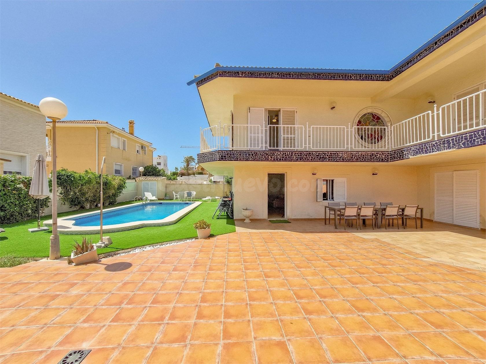 ESPECTACULAR CHALET EN LA ZENIA - foto 5