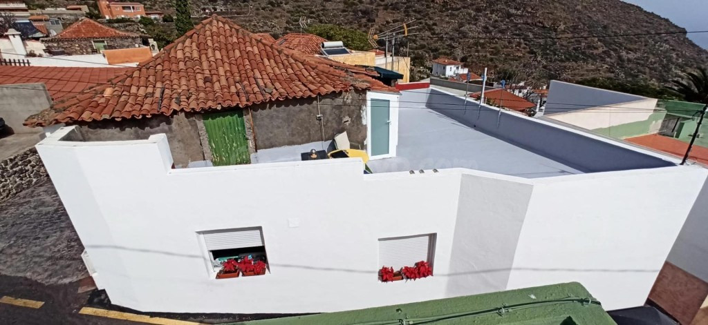 CASA TERRERA CON JARDÍN EN IGUESTE DE CANDELARIA, TENERIFE, 