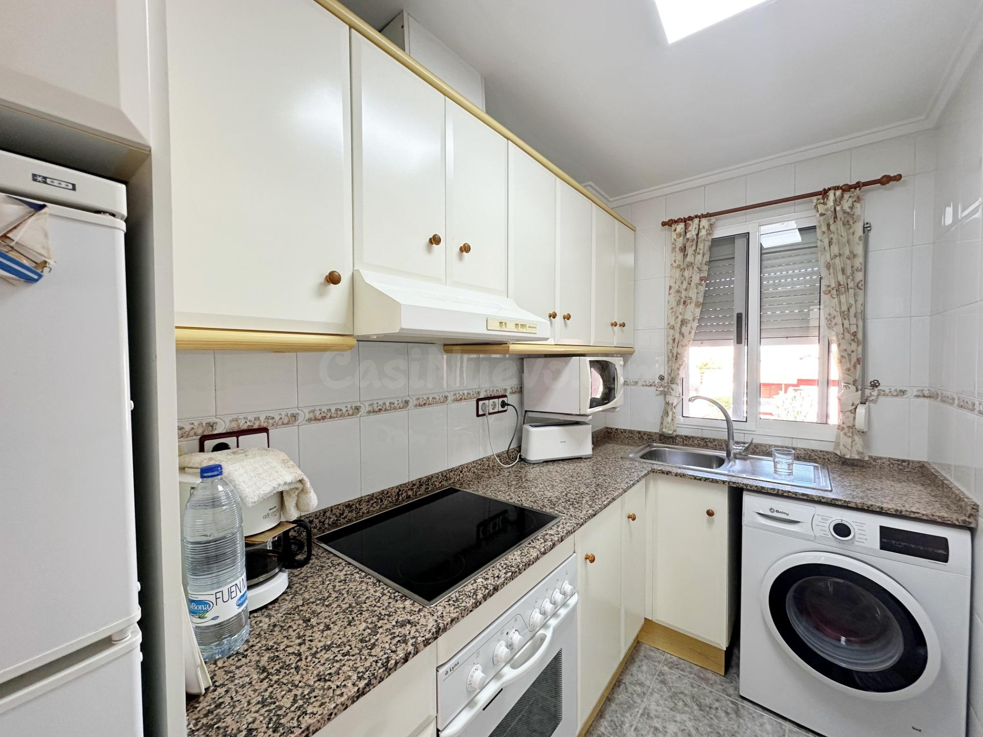 Apartamento de 2 dormitorios con terraza y piscina en Torrev - foto 5
